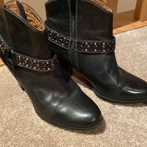 Sofft Black short boots